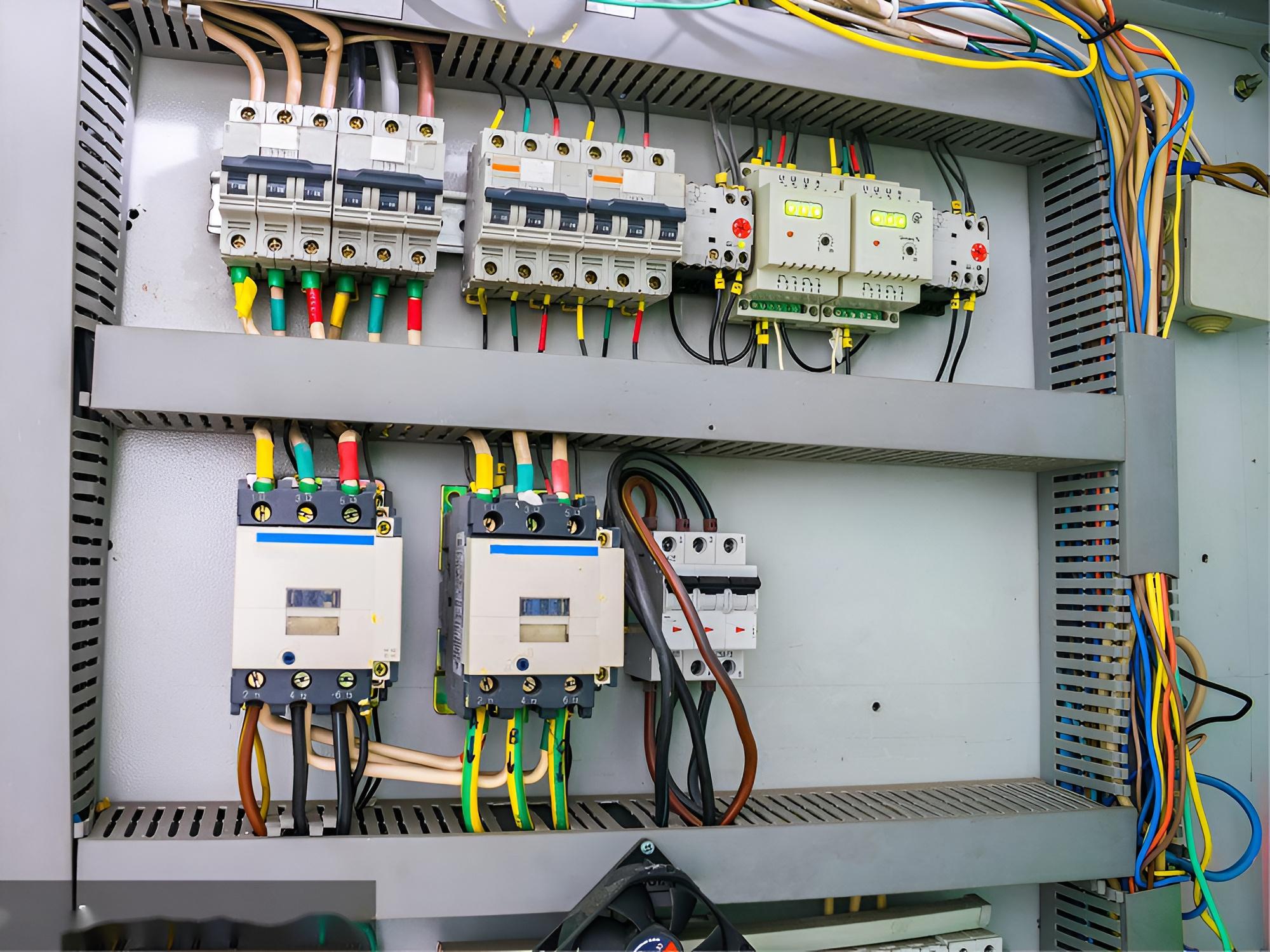 電梯配電箱,電梯配電柜-新一能配電箱廠家